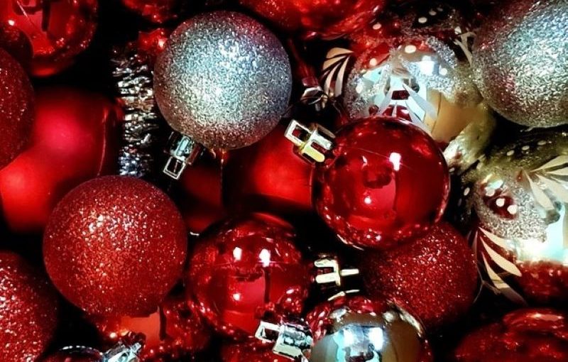 closeup-shot-bunch-shiny-christmas