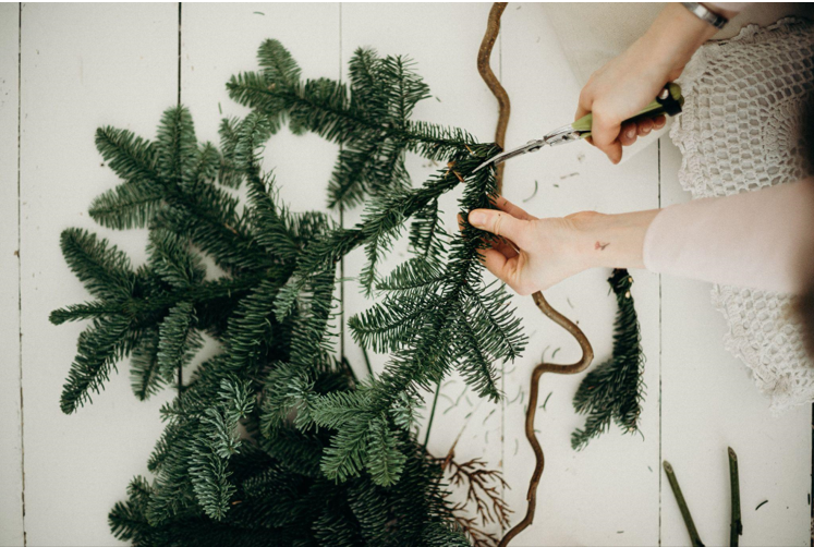 Choosing the Perfect Artificial Christmas Tree for Small Spaces