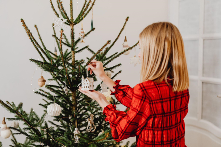 Create Magical Memories with a Pink Christmas Tree